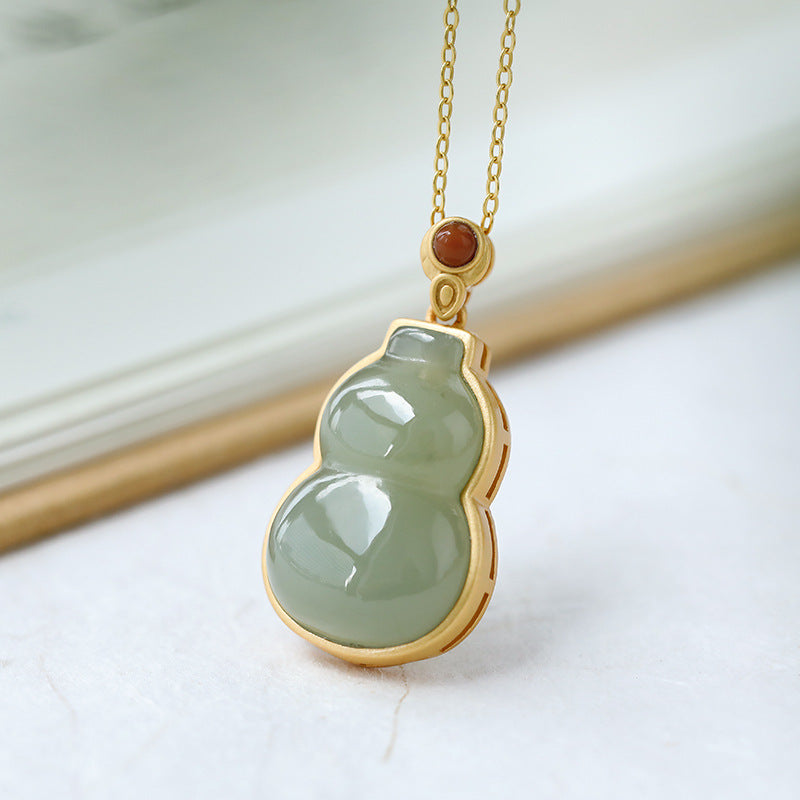 Romantic Silver Necklace for Special Moments