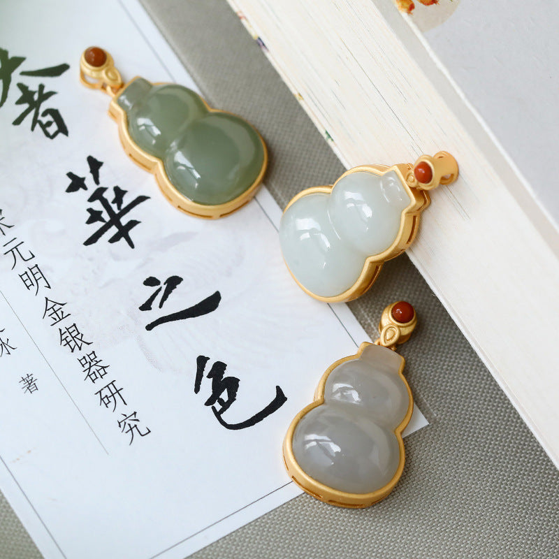 Romantic Silver Necklace for Special Moments