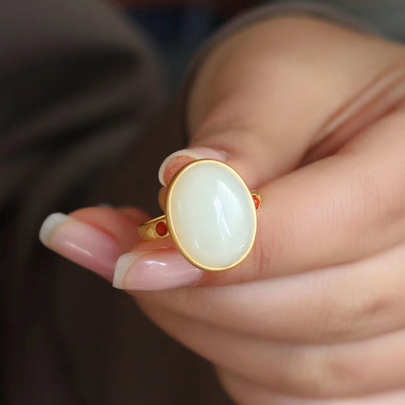 Classic Silver Ring with Timeless Appeal