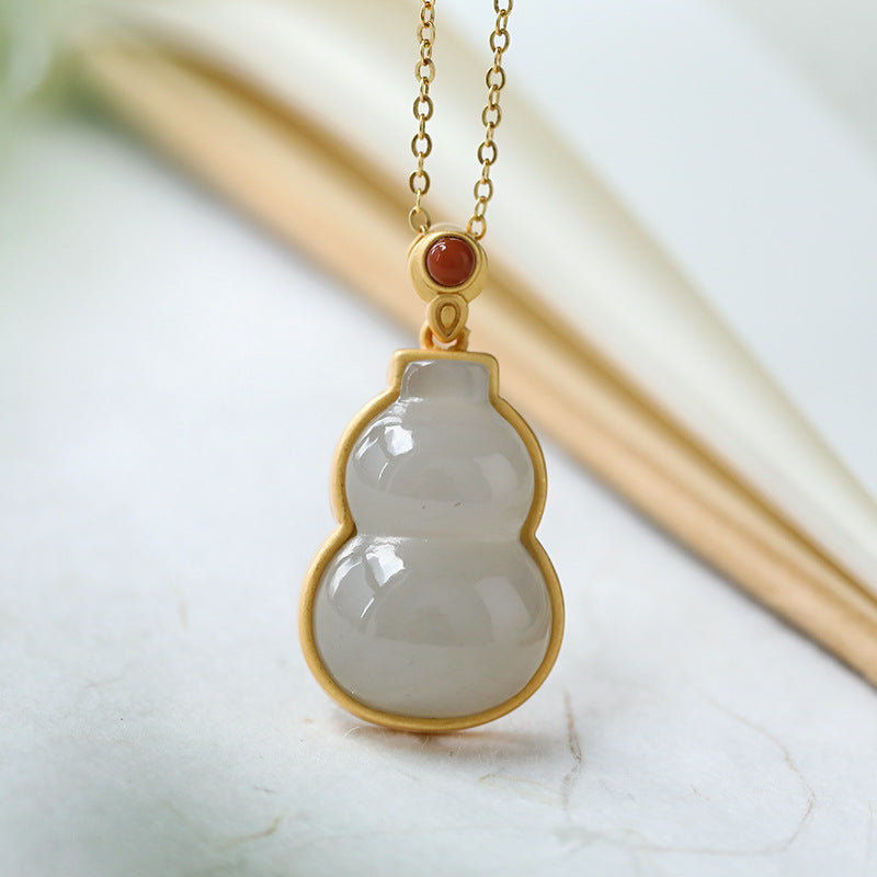 Romantic Silver Necklace for Special Moments