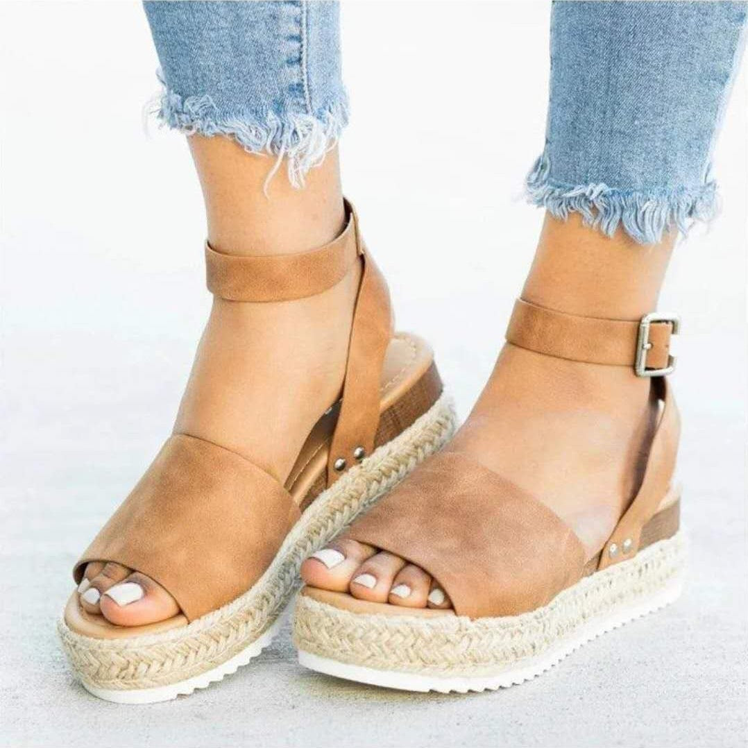 Graceful Orthopedic Sandals for Modern Look