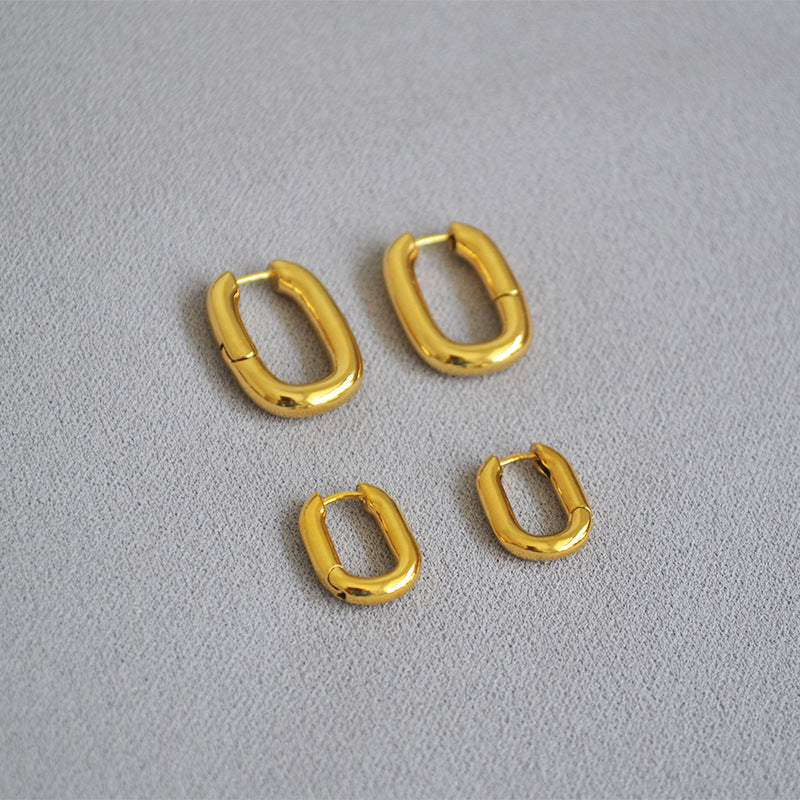 Classic Gold Earring with Timeless Appeal