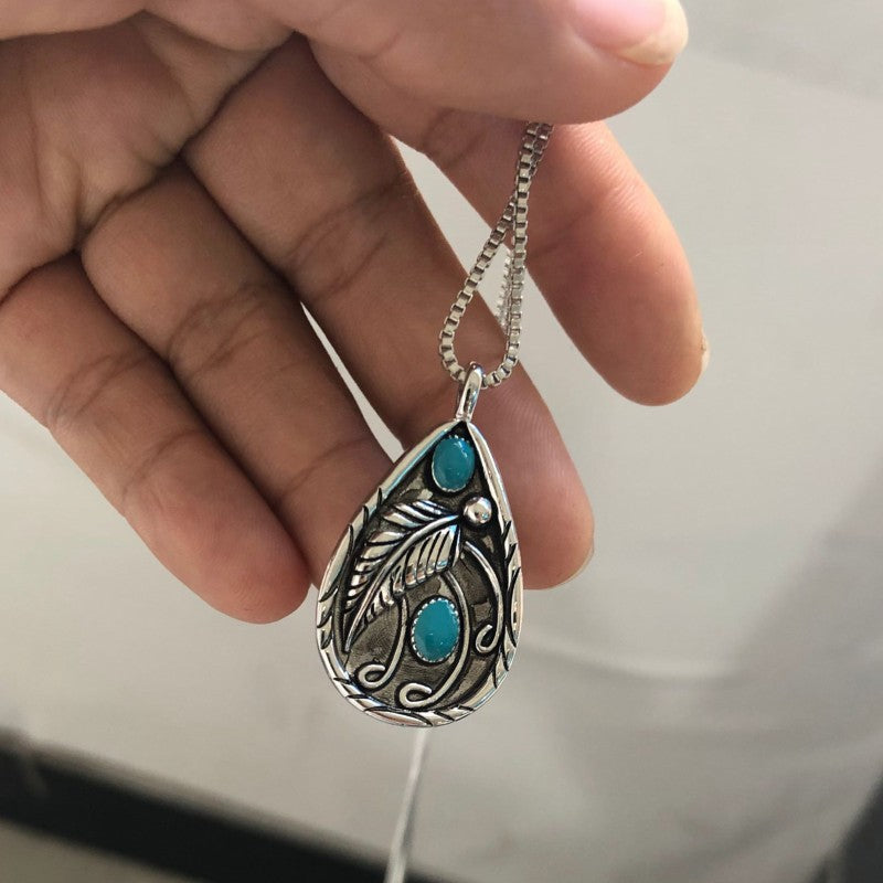 Charming Silver Necklace for Any Occasion