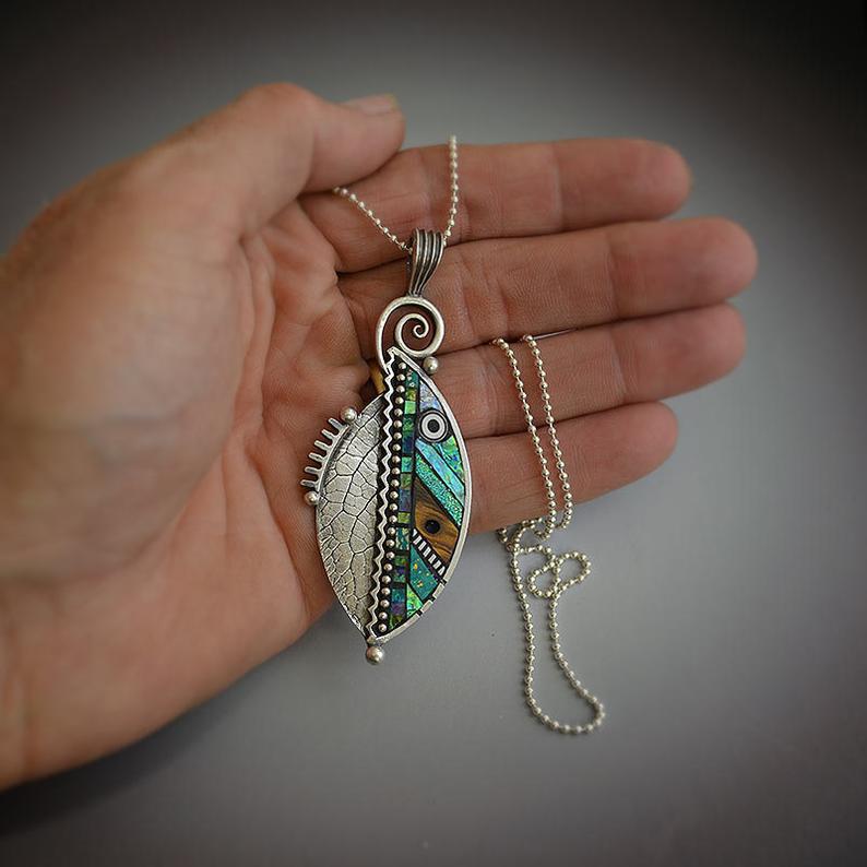 Classic Silver Necklace with Timeless Appeal