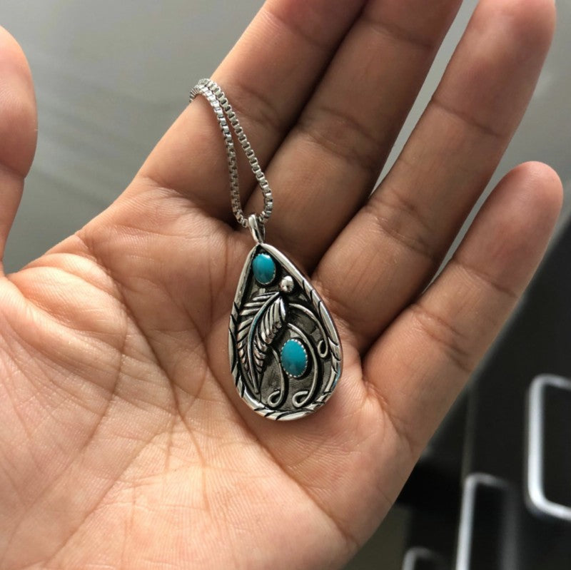 Charming Silver Necklace for Any Occasion