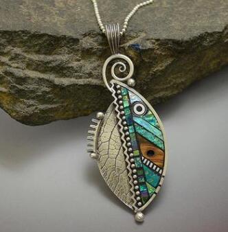 Classic Silver Necklace with Timeless Appeal