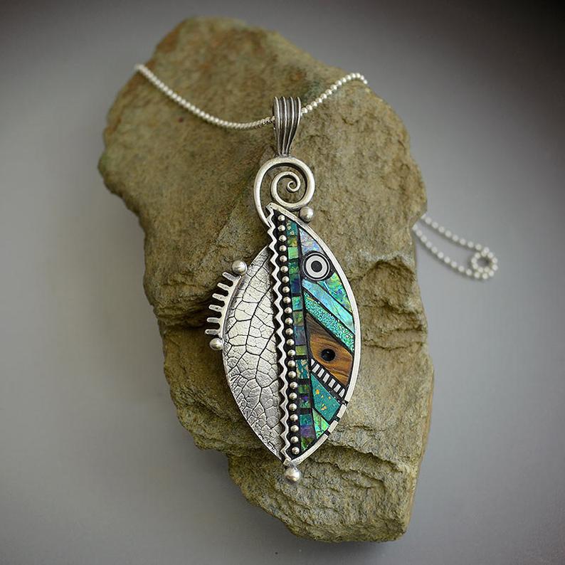 Classic Silver Necklace with Timeless Appeal