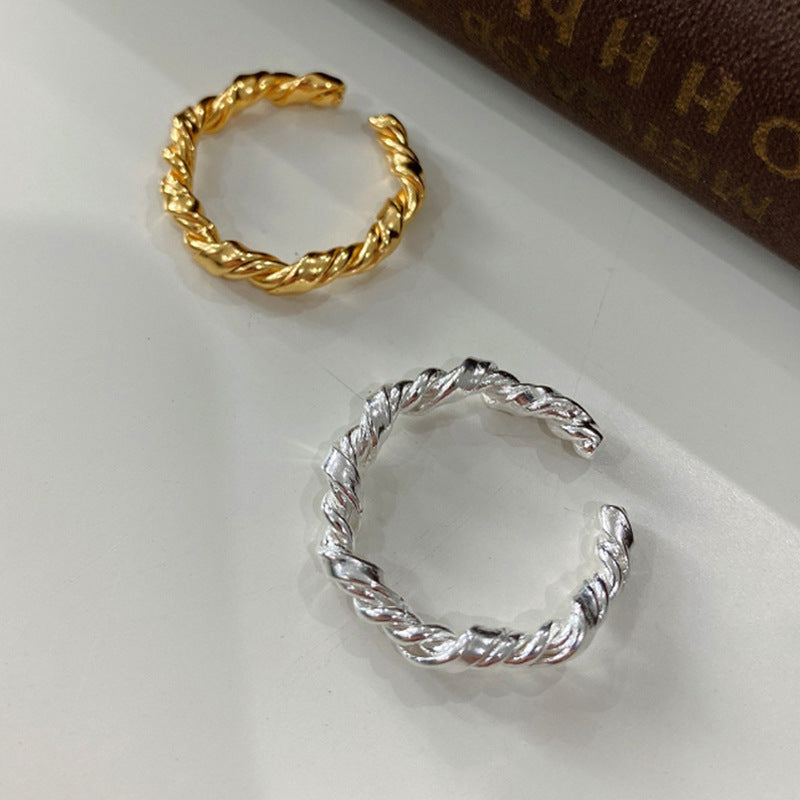 Charming Gold Ring for Any Occasion