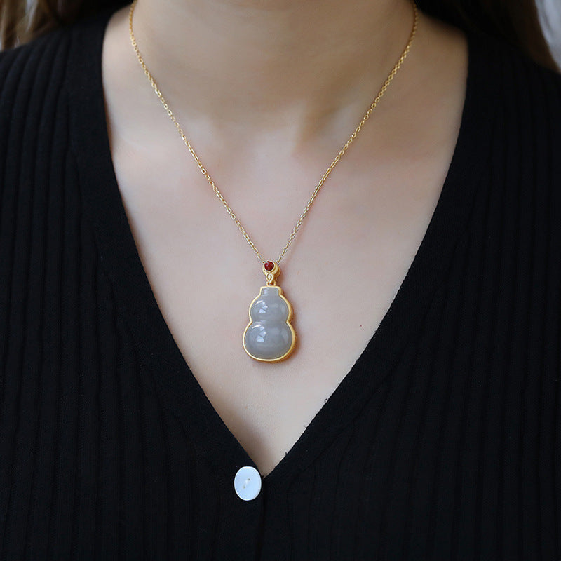 Romantic Silver Necklace for Special Moments