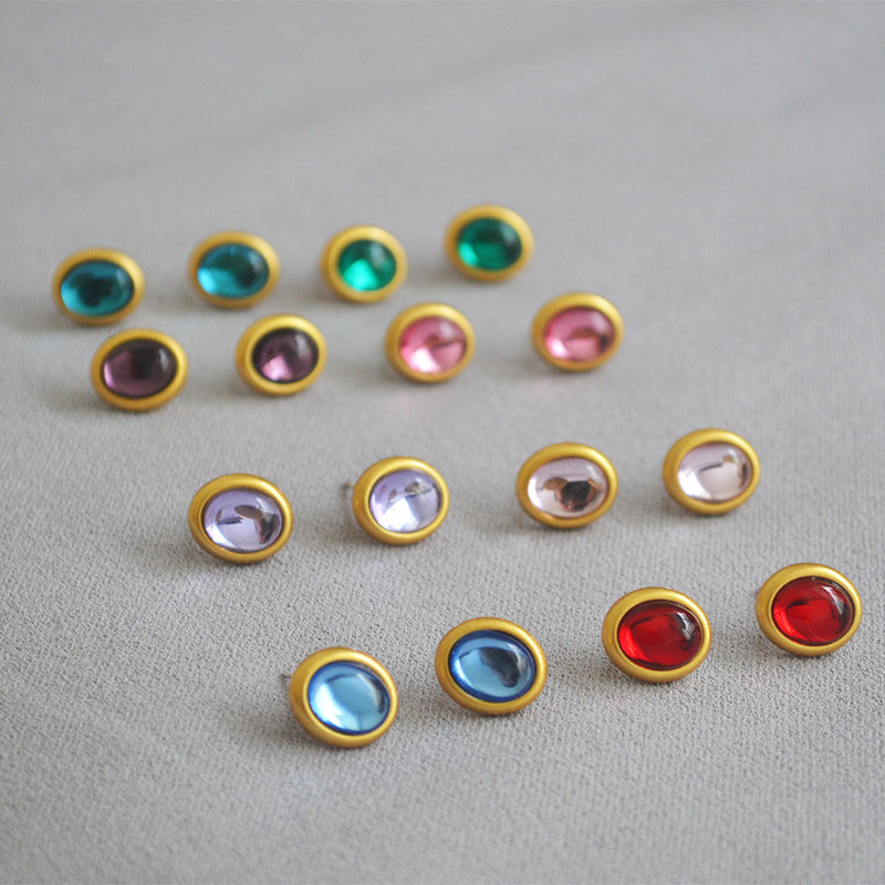 Classic Gold Earring with Timeless Appeal
