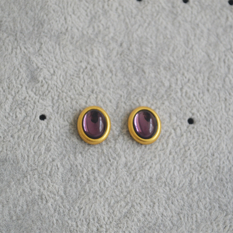 Classic Gold Earring with Timeless Appeal
