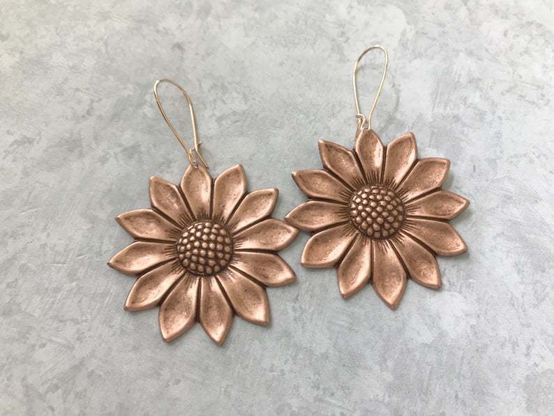 Romantic Gold Earring for Special Moments