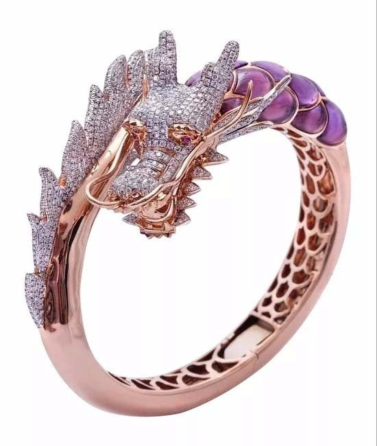 Charming Gold Ring for Any Occasion
