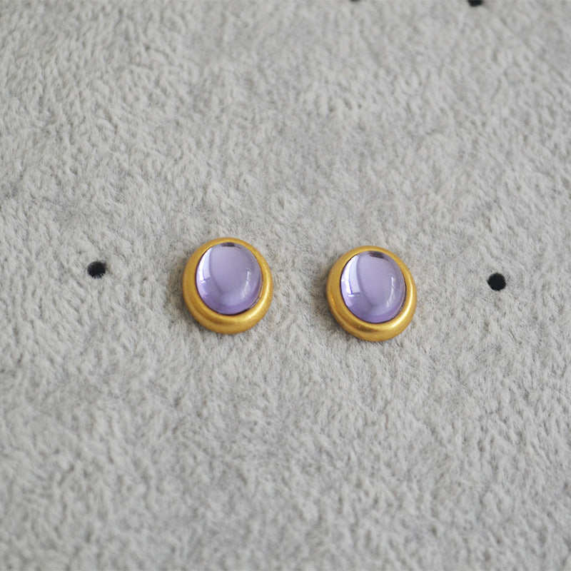 Classic Gold Earring with Timeless Appeal