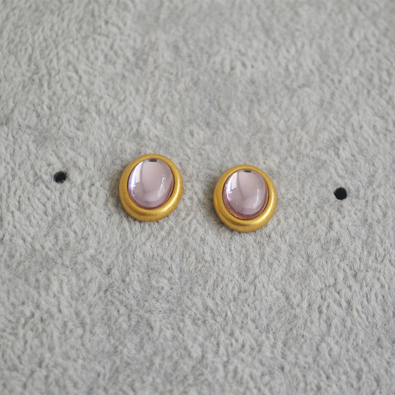 Classic Gold Earring with Timeless Appeal