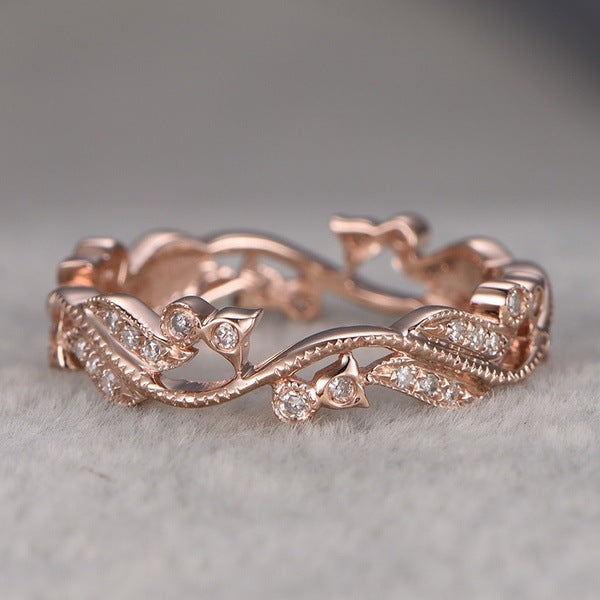 Classic Gold Ring with Timeless Appeal