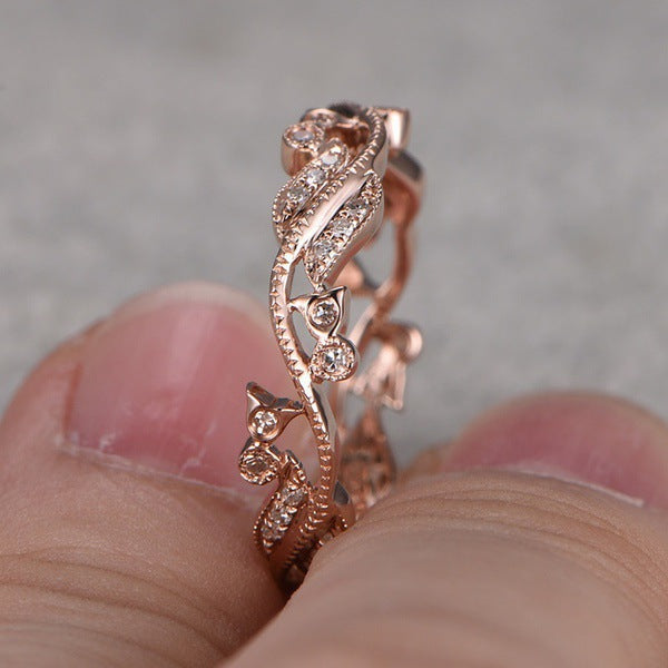 Classic Gold Ring with Timeless Appeal