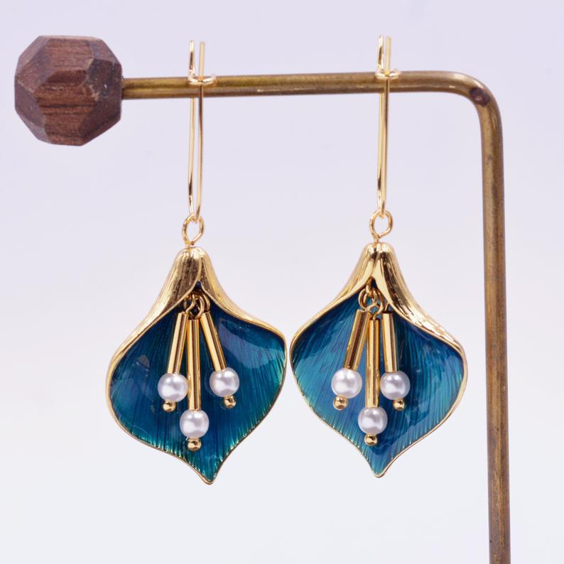 Romantic Pearl Earring for Special Moments