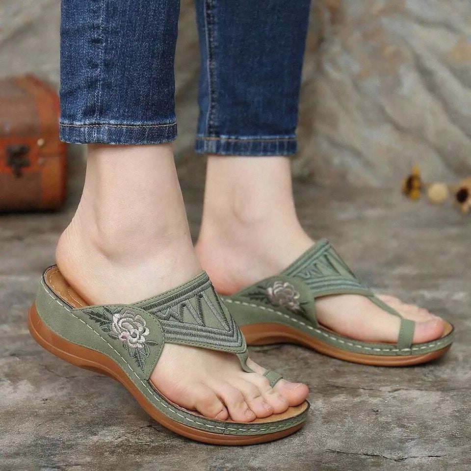 Chic Orthopedic Sandals with Unique Design