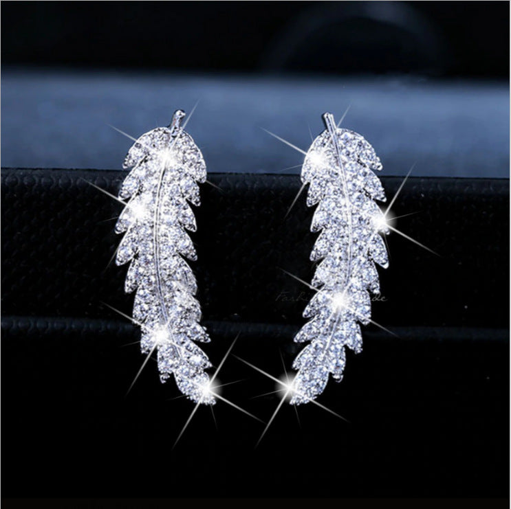 Elegant Gold Earring for Every Occasion