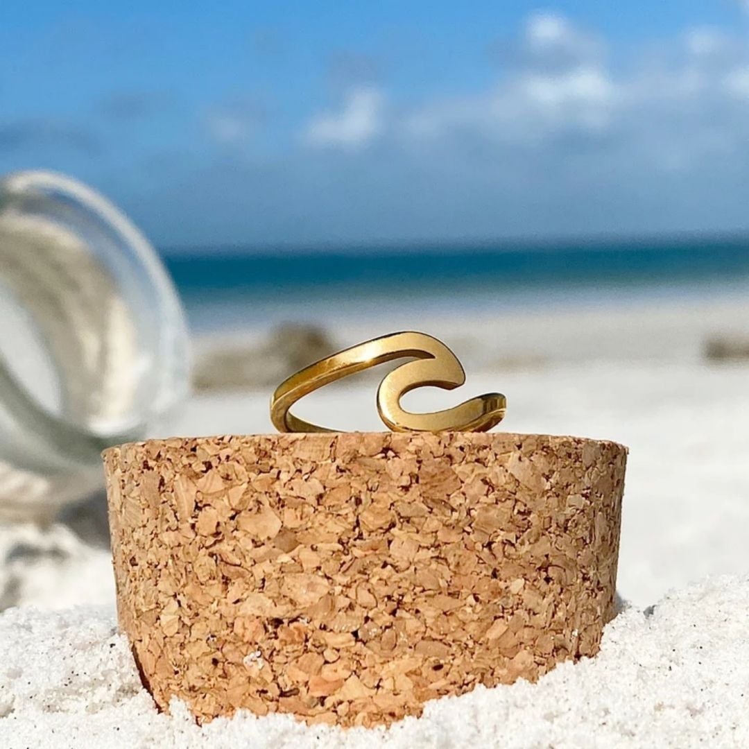 Charming Gold Ring for Any Occasion