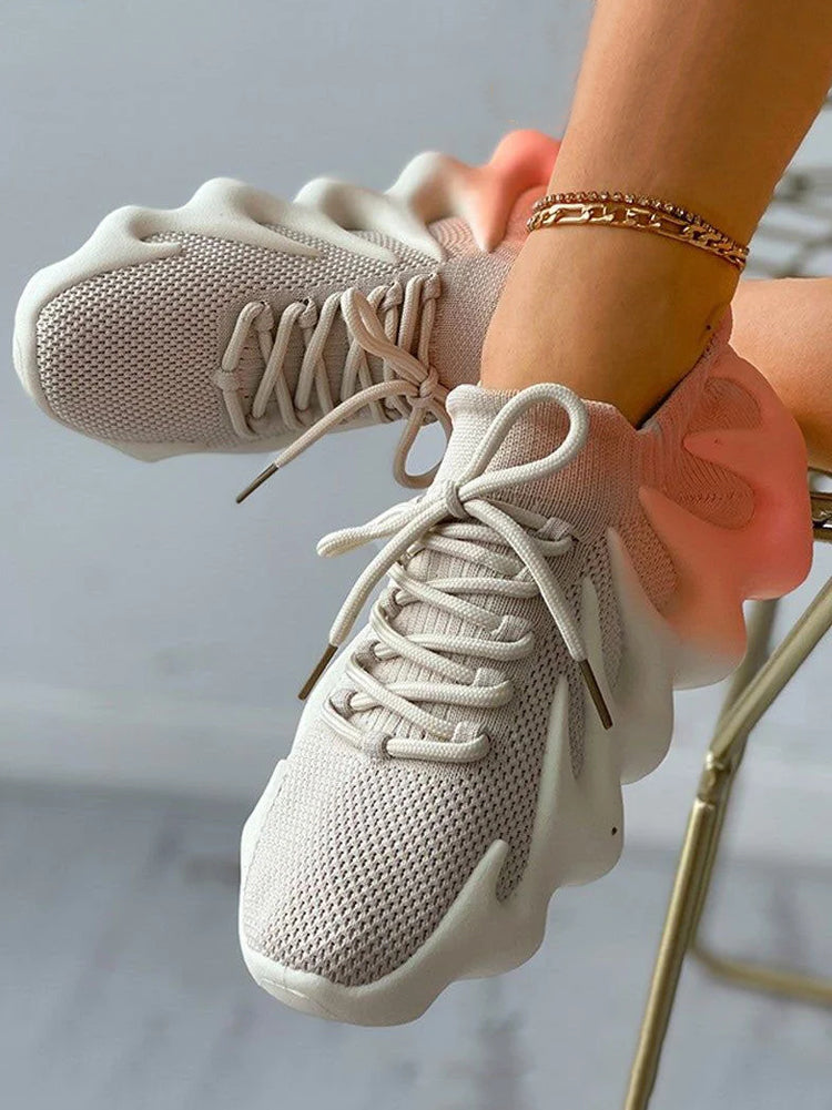 JO | Stylish and airy sneakers