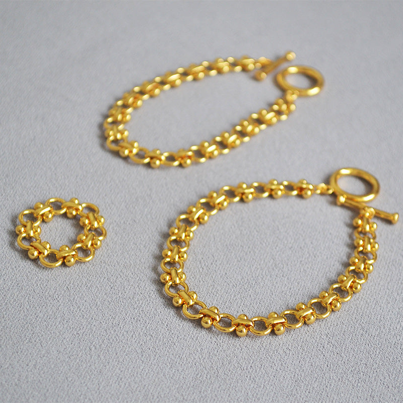 Charming Gold Bracelet for Any Occasion