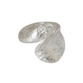 Classic Gold Ring with Timeless Appeal