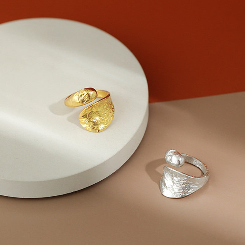 Classic Gold Ring with Timeless Appeal