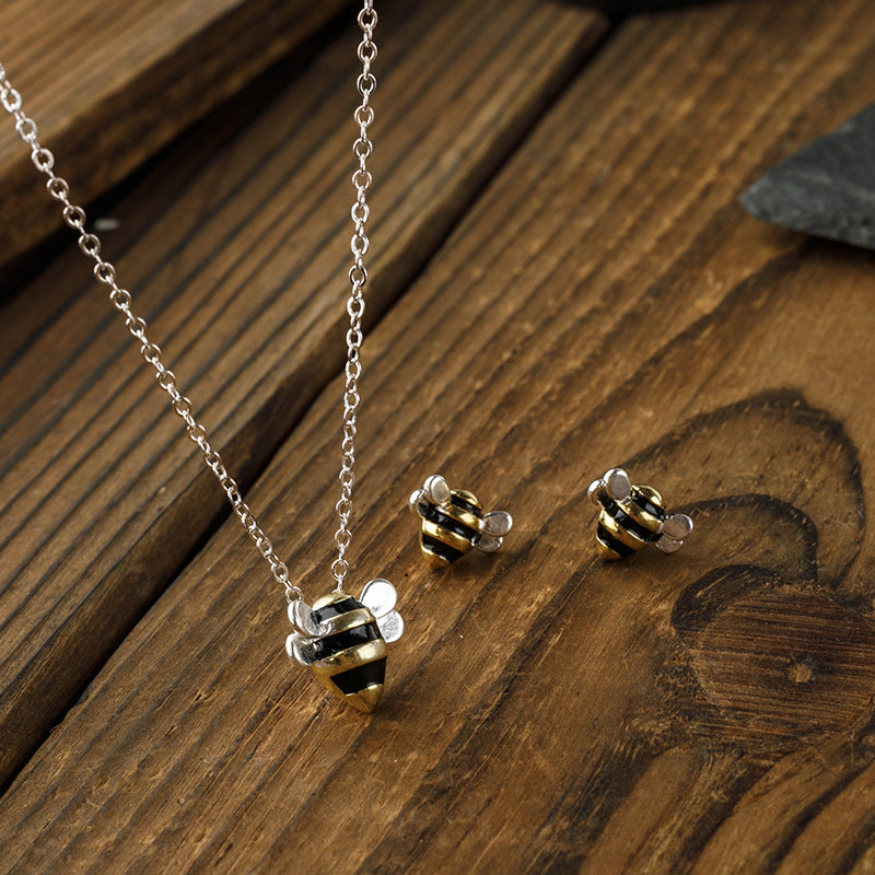 Beautiful Silver Necklace with Unique Style