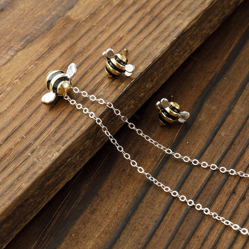 Beautiful Silver Necklace with Unique Style