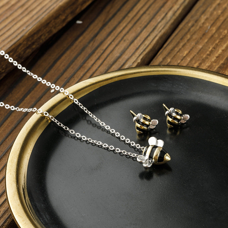 Beautiful Silver Necklace with Unique Style