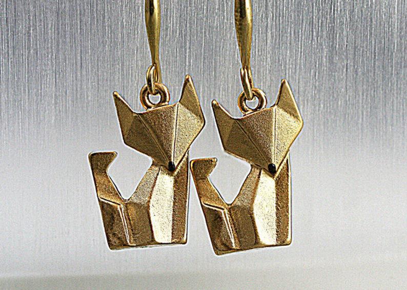 Classic Gold Earring with Timeless Appeal