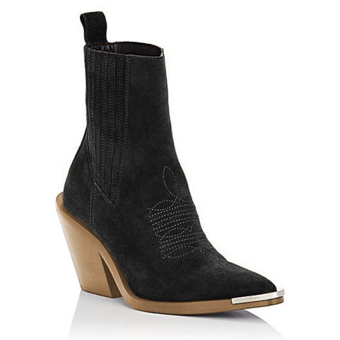 Graceful Orthopedic Boots for Modern Look