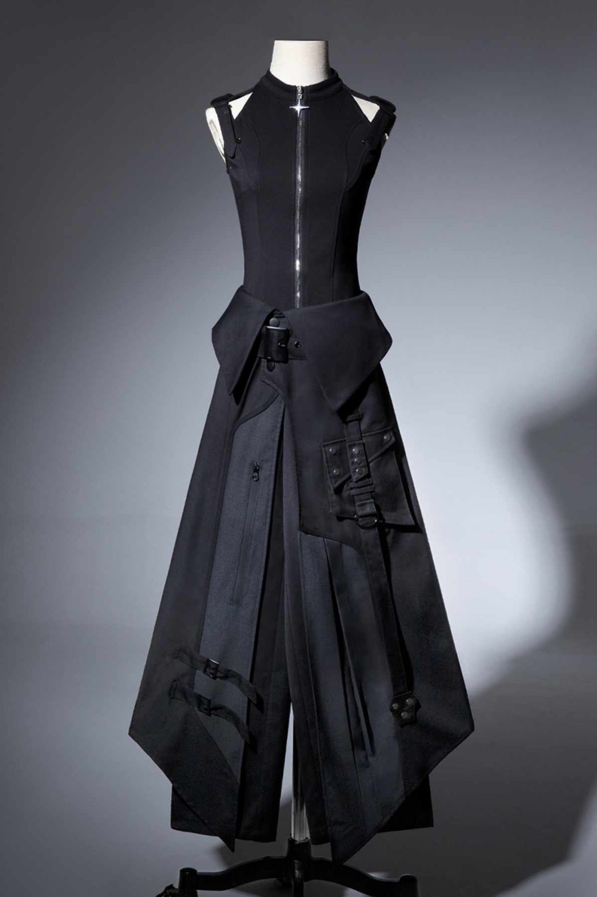 Effortlessly Elegant Garment with a Timeless Design