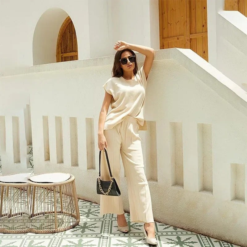 JO | MW - Elegant two-piece set with wide trousers & T-shirt