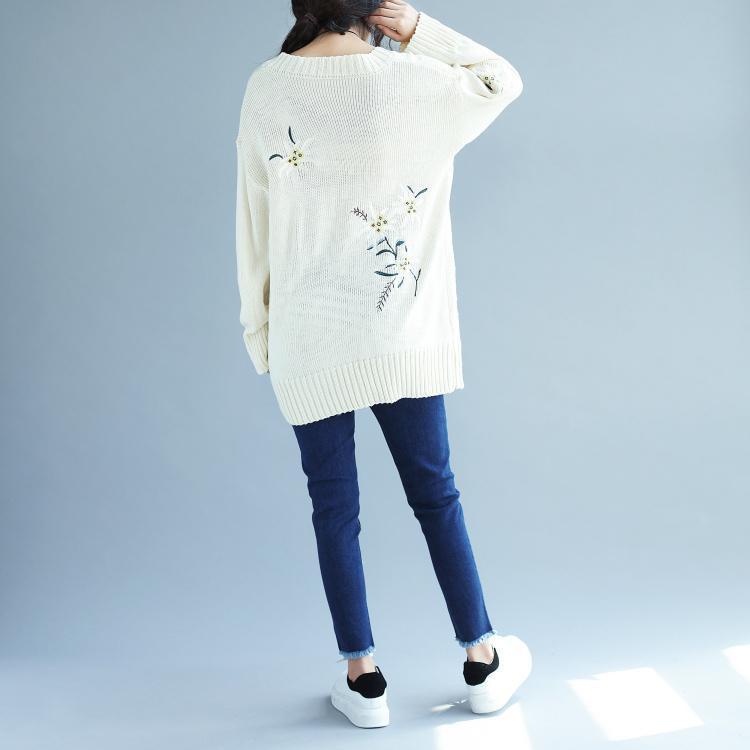 White Embroidery Knit Dresses V Neck Sweater Dress