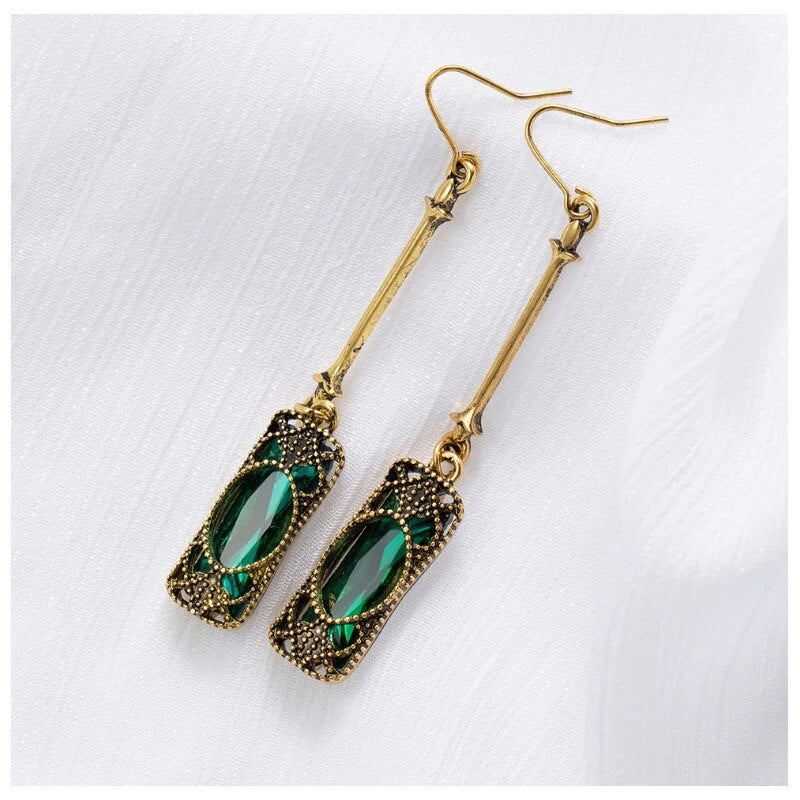 Romantic Gold Earring for Special Moments
