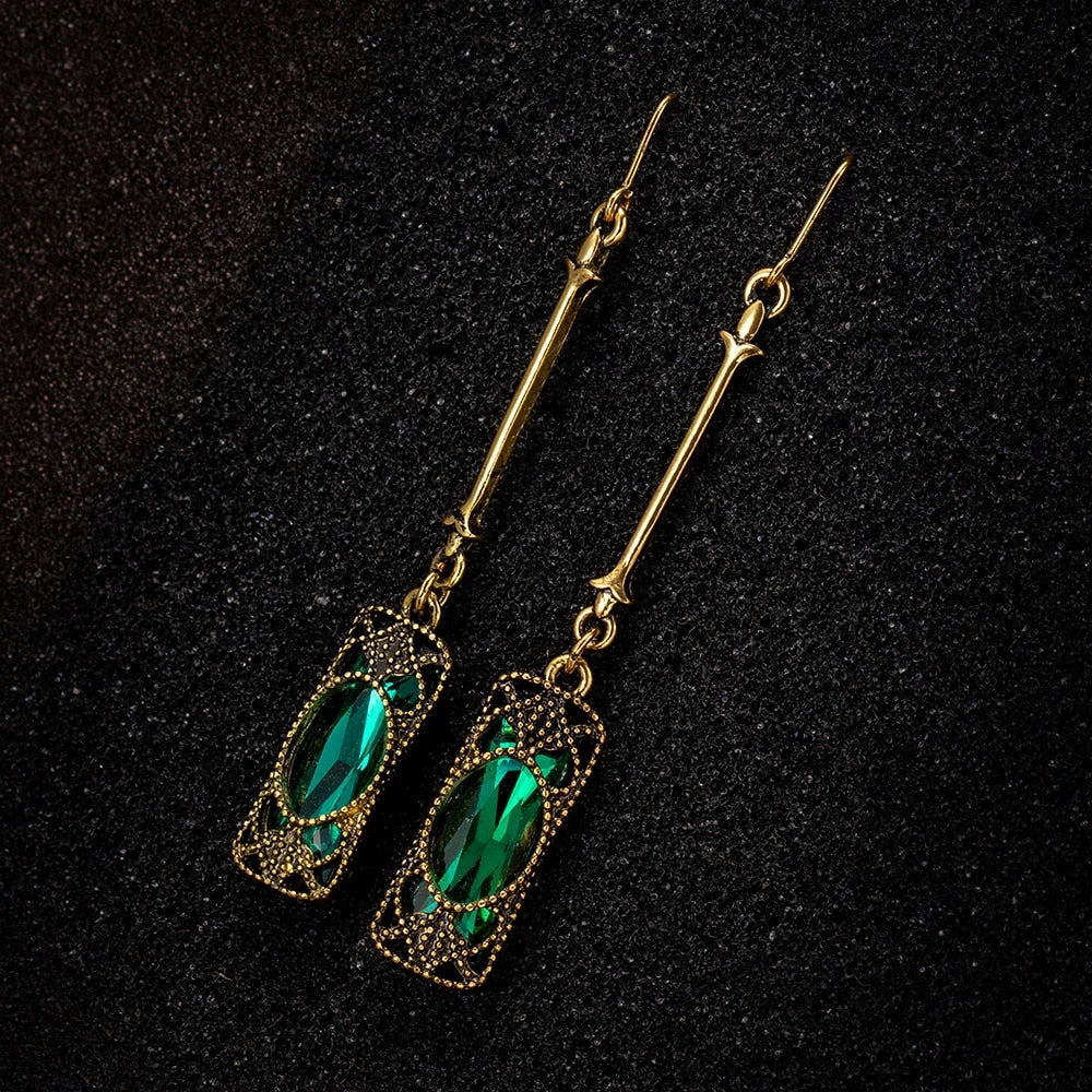 Romantic Gold Earring for Special Moments