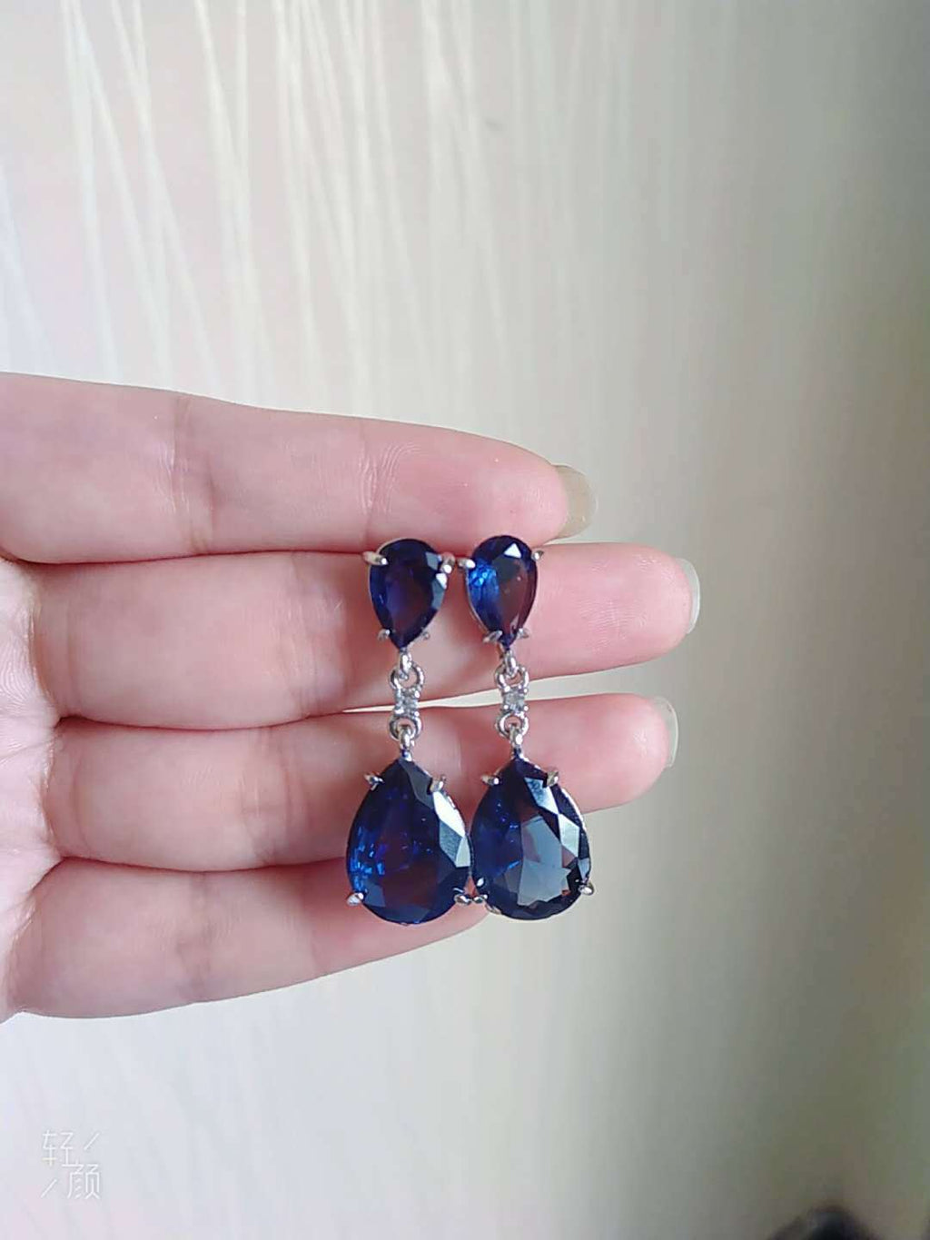 Charming Earring for Any Occasion
