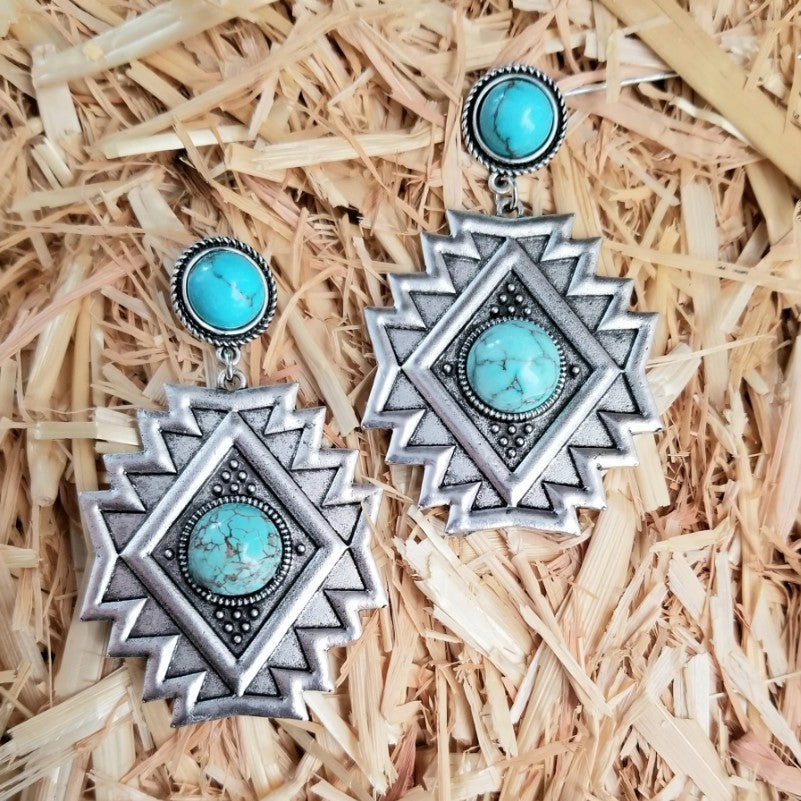 Classic Earring with Timeless Appeal