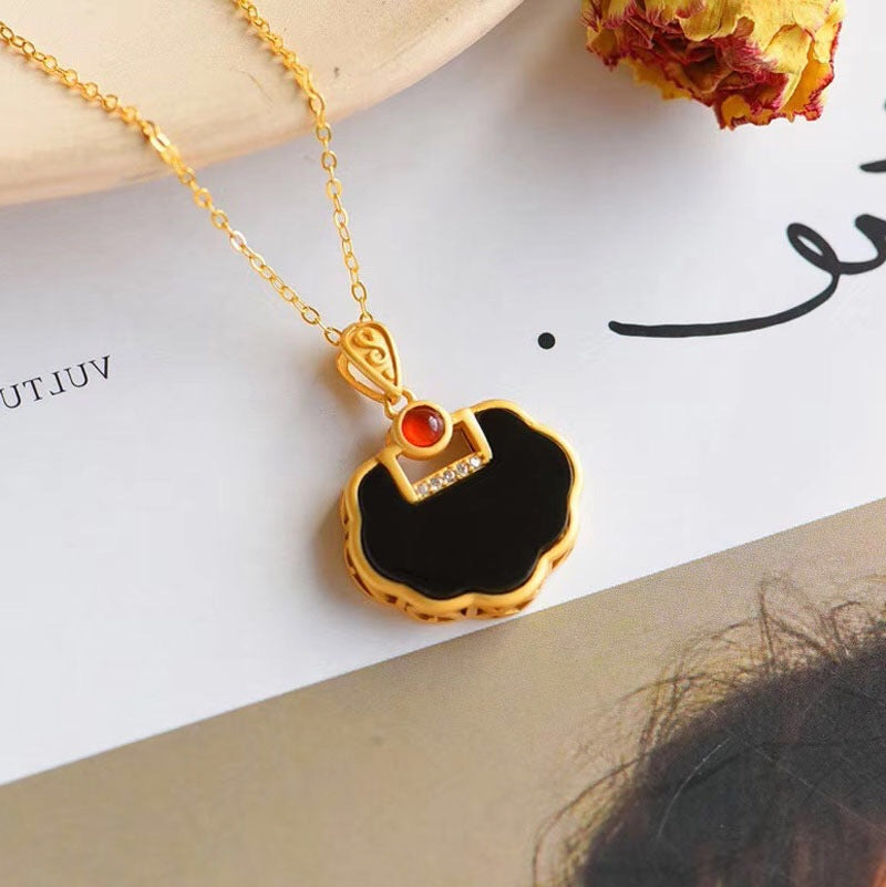 Elegant Gold Pendant for Every Occasion