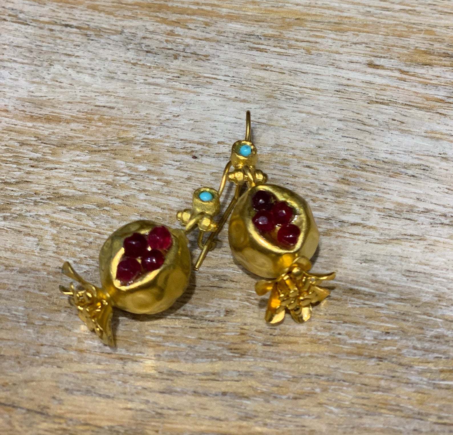 Beautiful Gold Earring with Unique Style