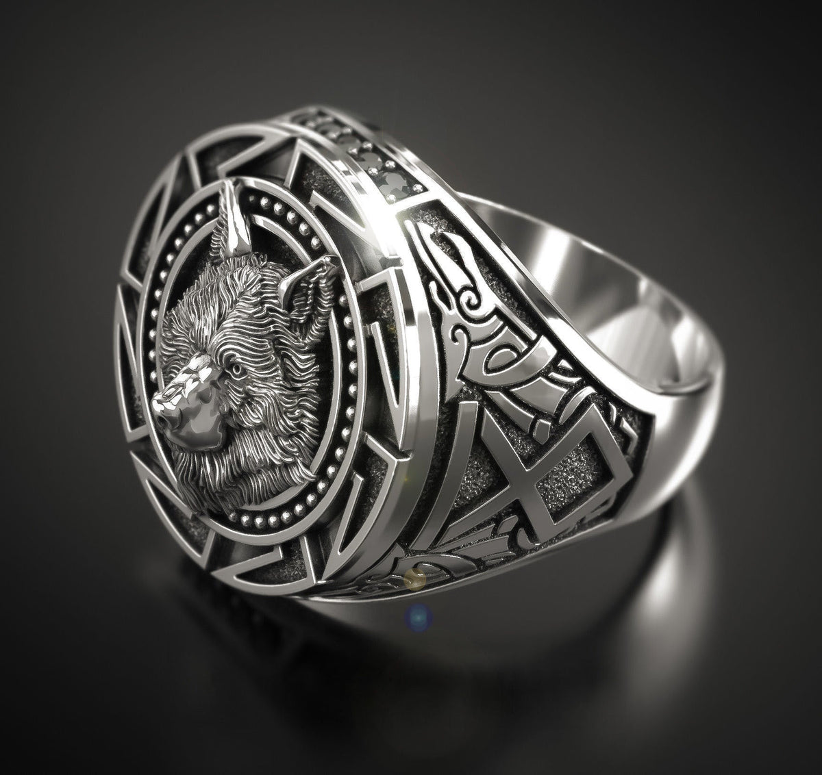 Classic Silver Ring with Timeless Appeal