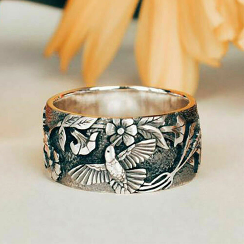Classic Silver Ring with Timeless Appeal