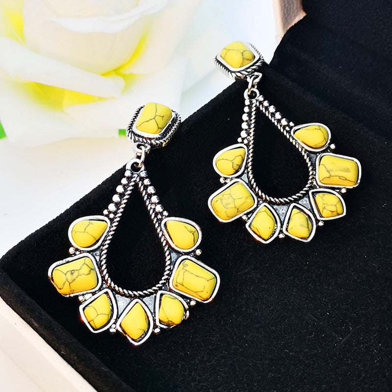 Charming Earring for Any Occasion