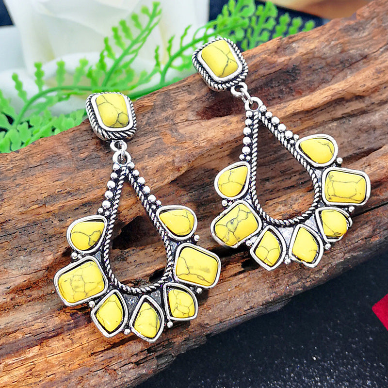 Charming Earring for Any Occasion
