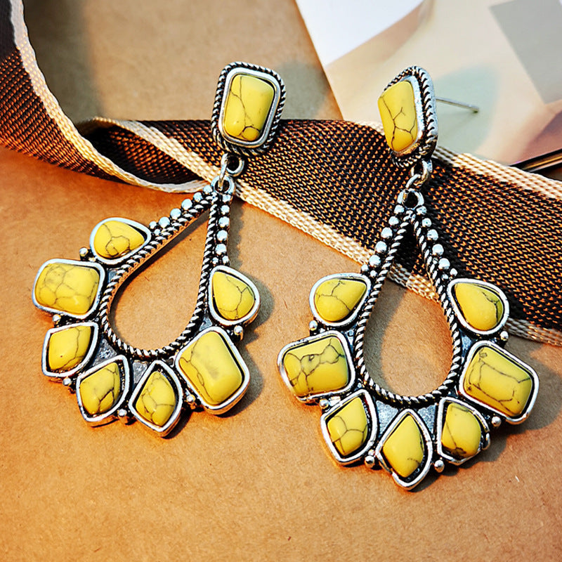 Charming Earring for Any Occasion