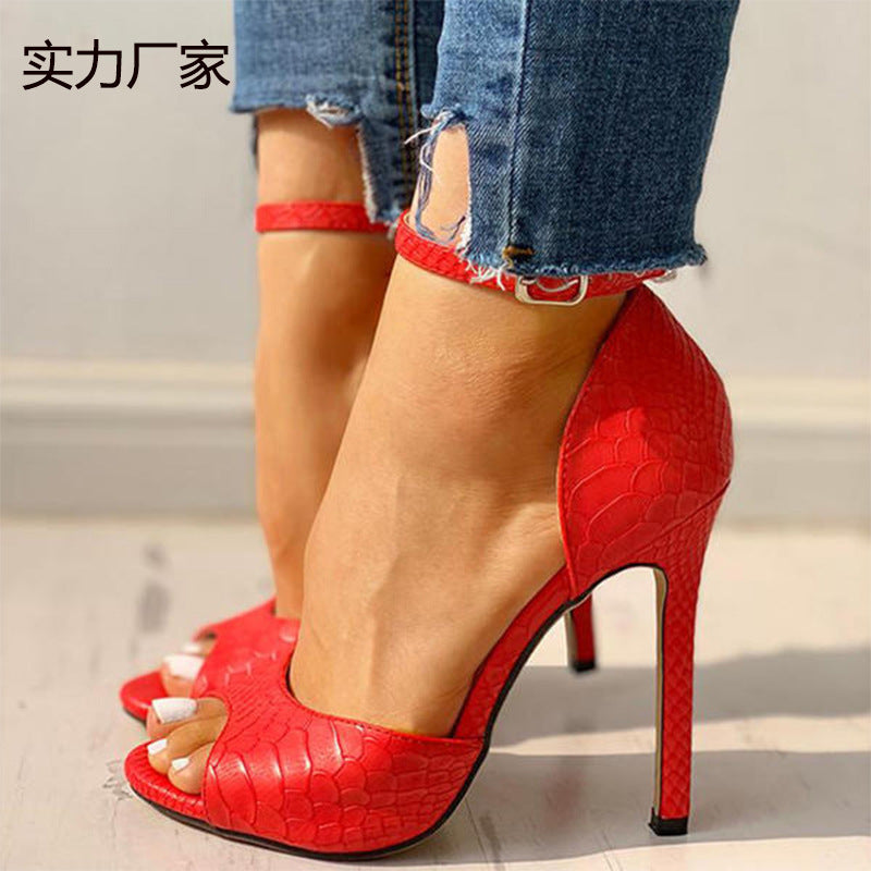 Graceful Orthopedic Sandals for Modern Look
