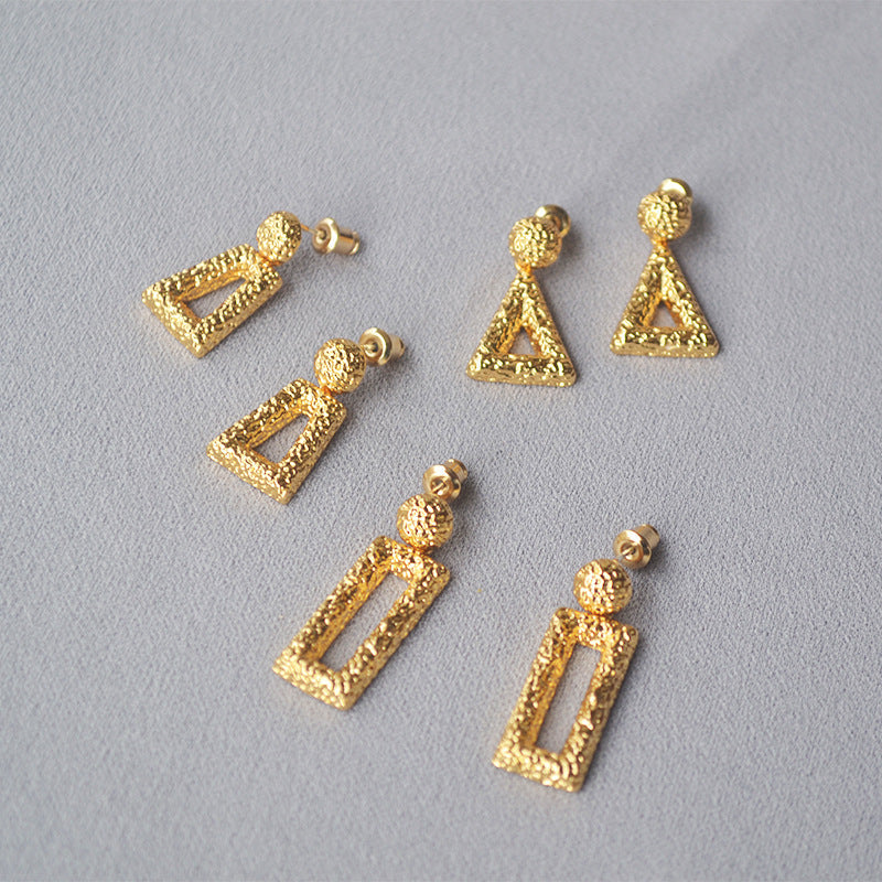 Beautiful Gold Earring with Unique Style